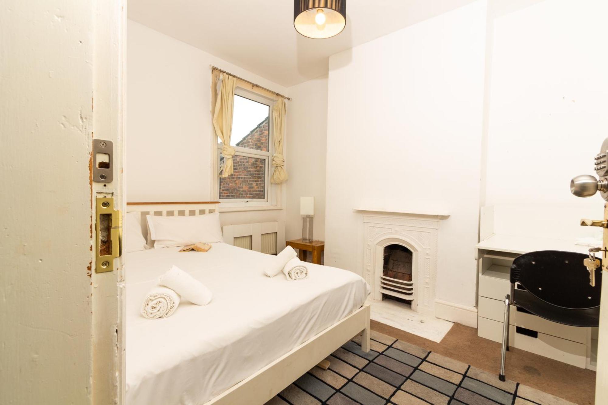 Lovely Private Rooms Near Mcr Centre แมนเชสเตอร์ ภายนอก รูปภาพ